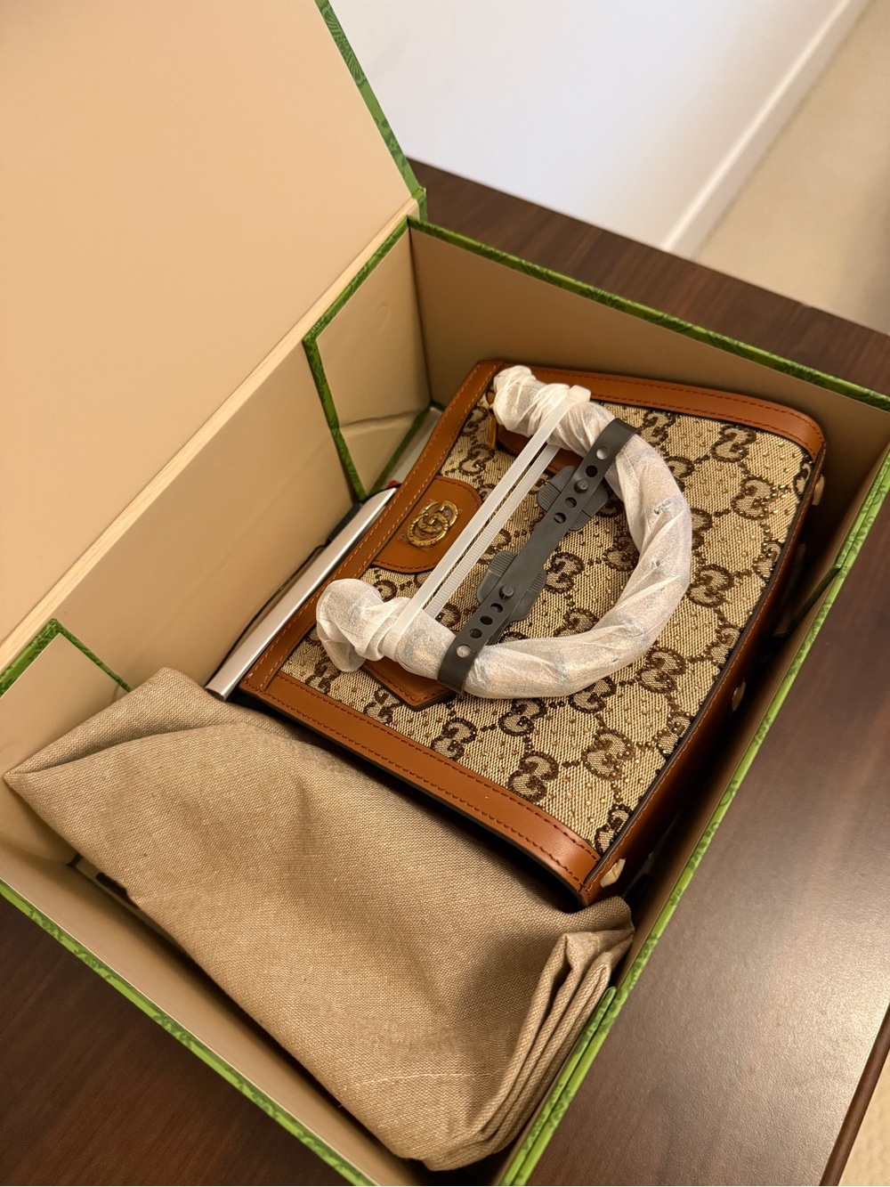 Gucci Brown GG Supreme Canvas Key & Card Holder with Tan Leather Trim